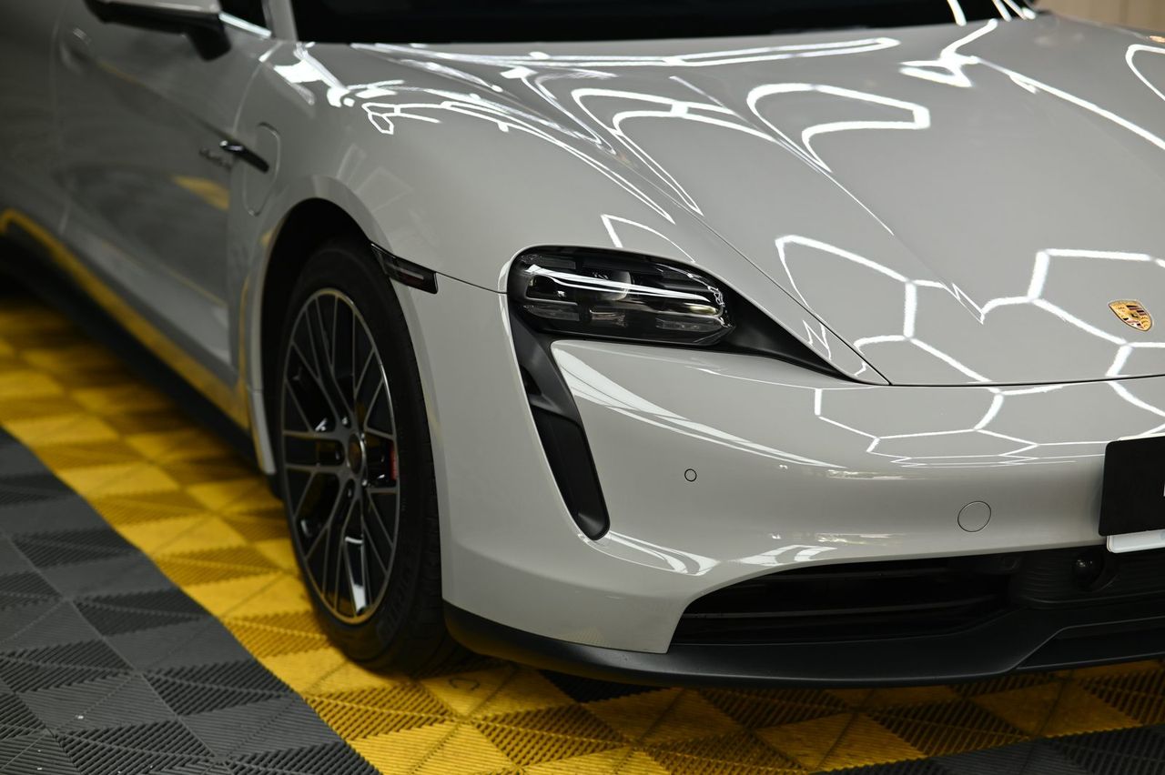 Porsche Taycan 漆面鍍膜完工與細節實拍 第 4 張（共 7 張）——捷匠施工實錄