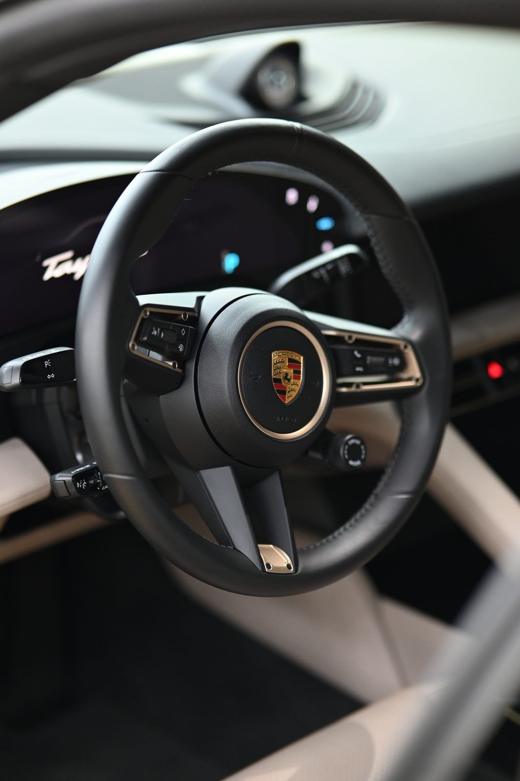 Porsche Taycan 漆面鍍膜完工與細節實拍 第 6 張（共 7 張）——捷匠施工實錄