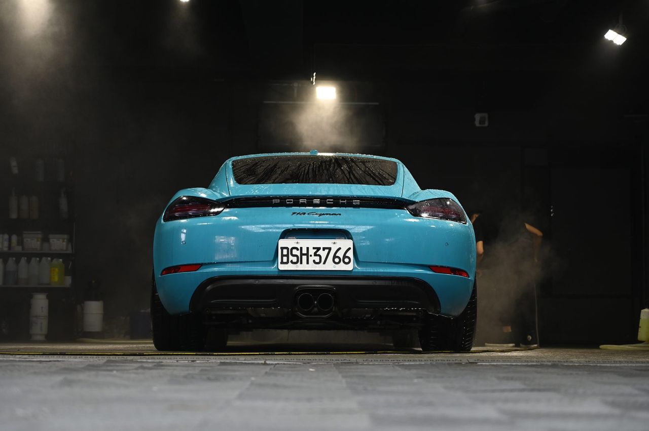 Porsche 洗車打蠟完工與細節實拍 第 2 張（共 4 張）——捷匠施工實錄