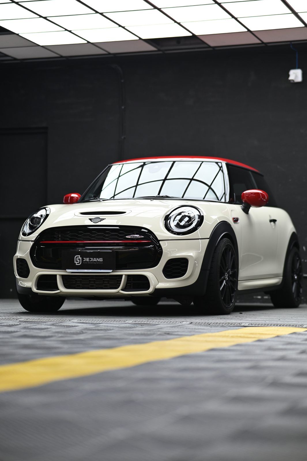 MINI John Cooper Works 漆面鍍膜完工與細節實拍 第 1 張（共 7 張）——捷匠施工實錄