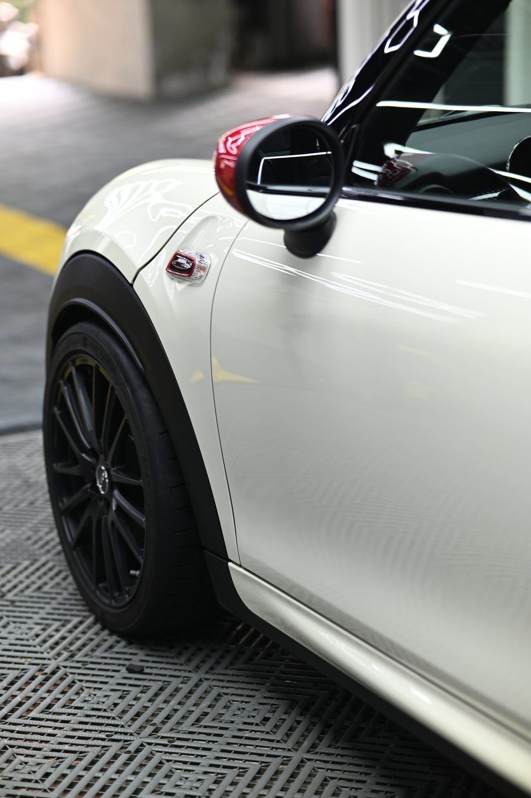 MINI John Cooper Works 漆面鍍膜完工與細節實拍 第 5 張（共 7 張）——捷匠施工實錄