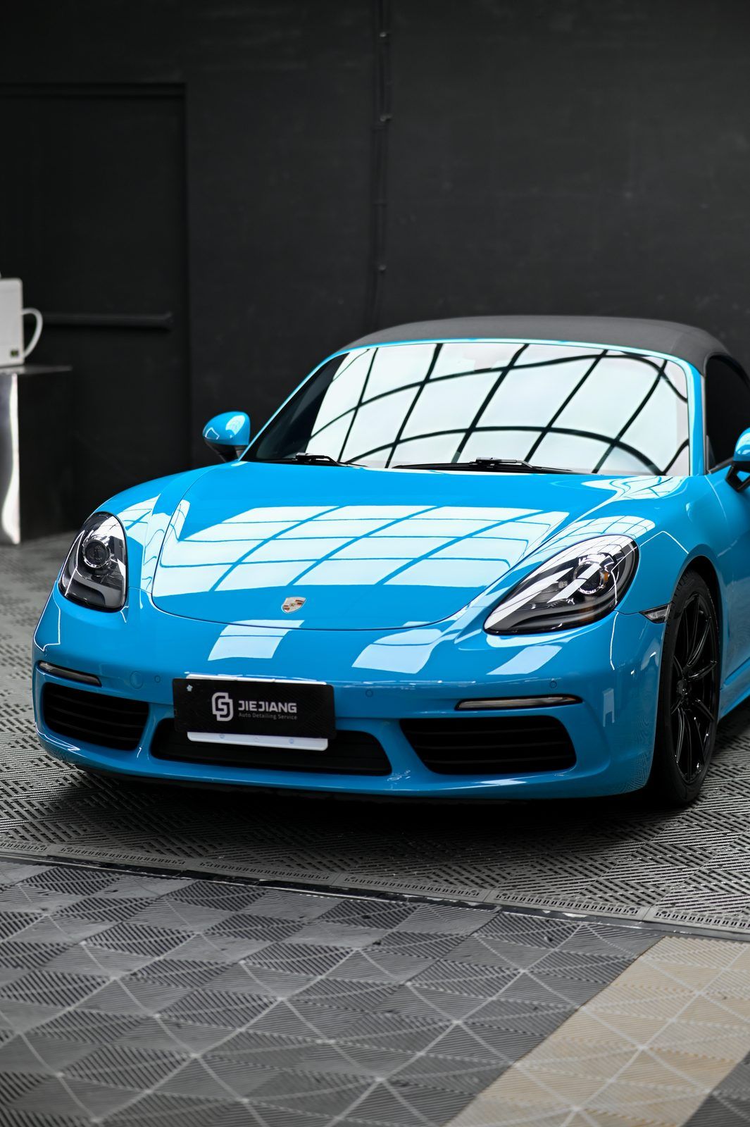 Porsche 718 Boxster 漆面鍍膜完工與細節實拍 第 5 張（共 7 張）——捷匠施工實錄