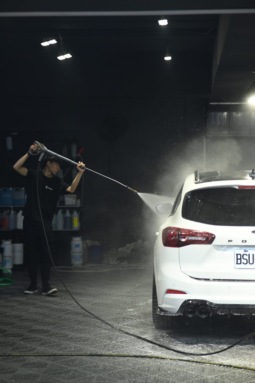 Ford Focus 洗車打蠟完工與細節實拍 第 4 張（共 6 張）——捷匠施工實錄