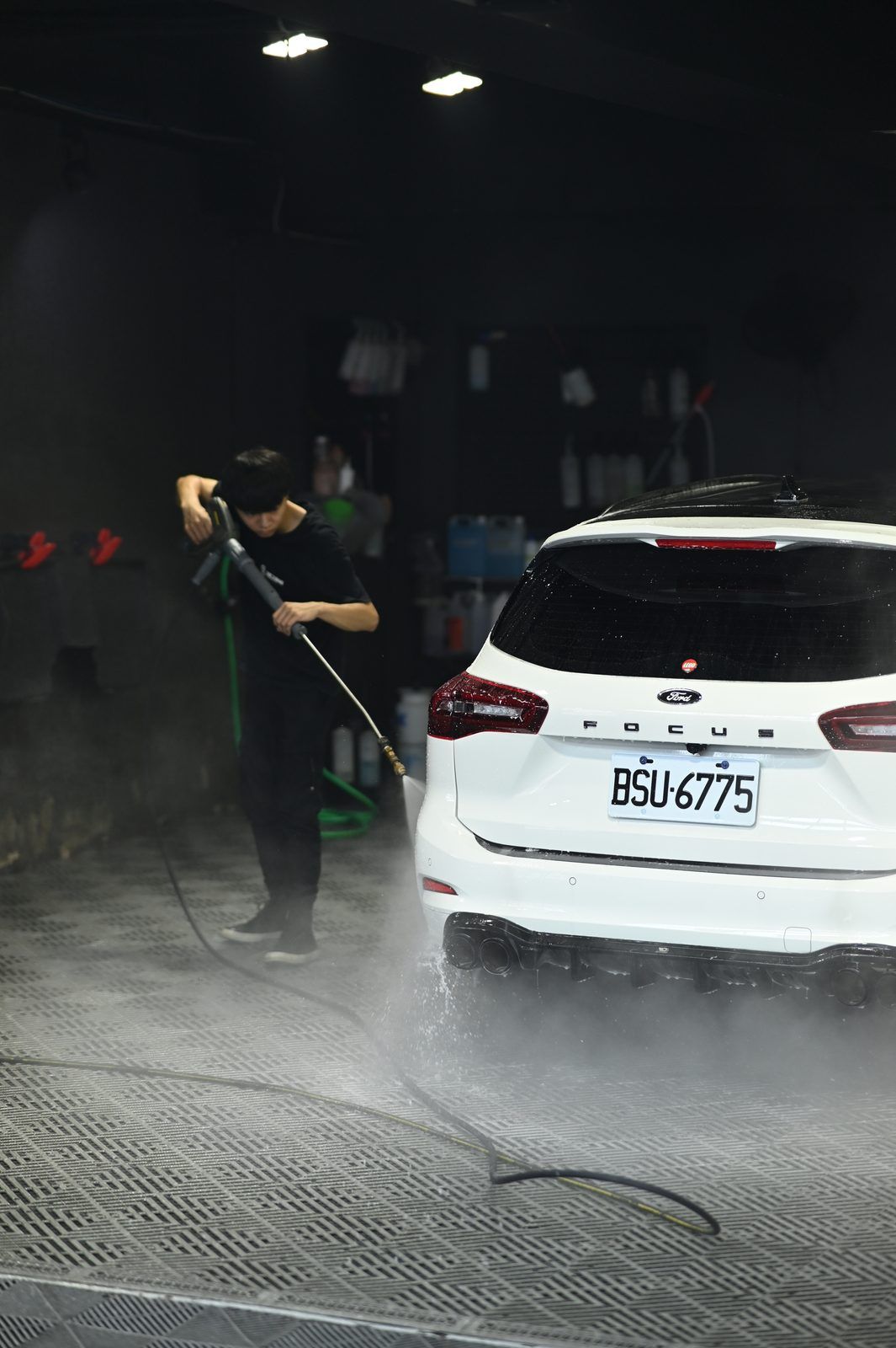 Ford Focus 洗車打蠟完工與細節實拍 第 5 張（共 6 張）——捷匠施工實錄