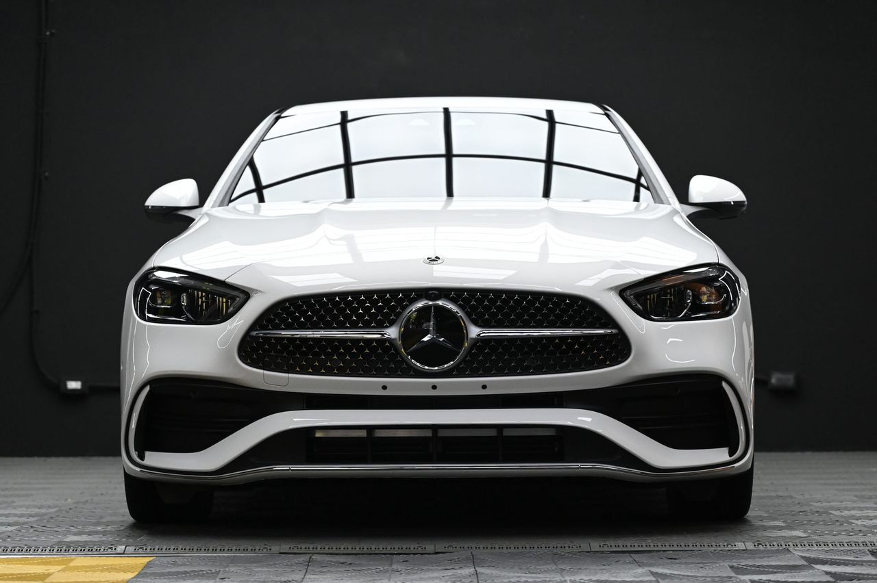 Mercedes-Benz C200 漆面鍍膜完工與細節實拍 第 3 張（共 7 張）——捷匠淡水旗艦店施工實錄