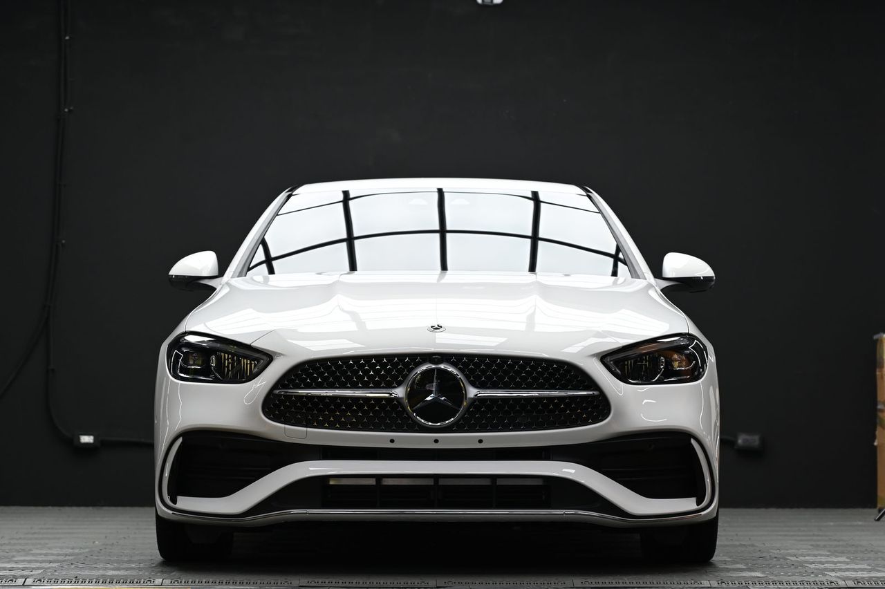 Mercedes-Benz C200 漆面鍍膜完工與細節實拍 第 5 張（共 7 張）——捷匠淡水旗艦店施工實錄