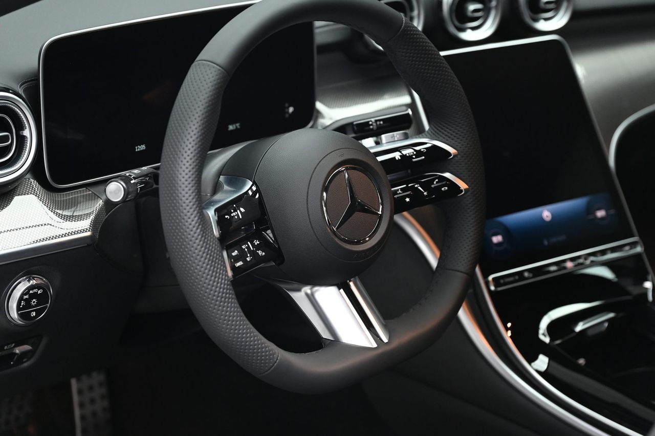 Mercedes-Benz C200 漆面鍍膜完工與細節實拍 第 7 張（共 7 張）——捷匠淡水旗艦店施工實錄