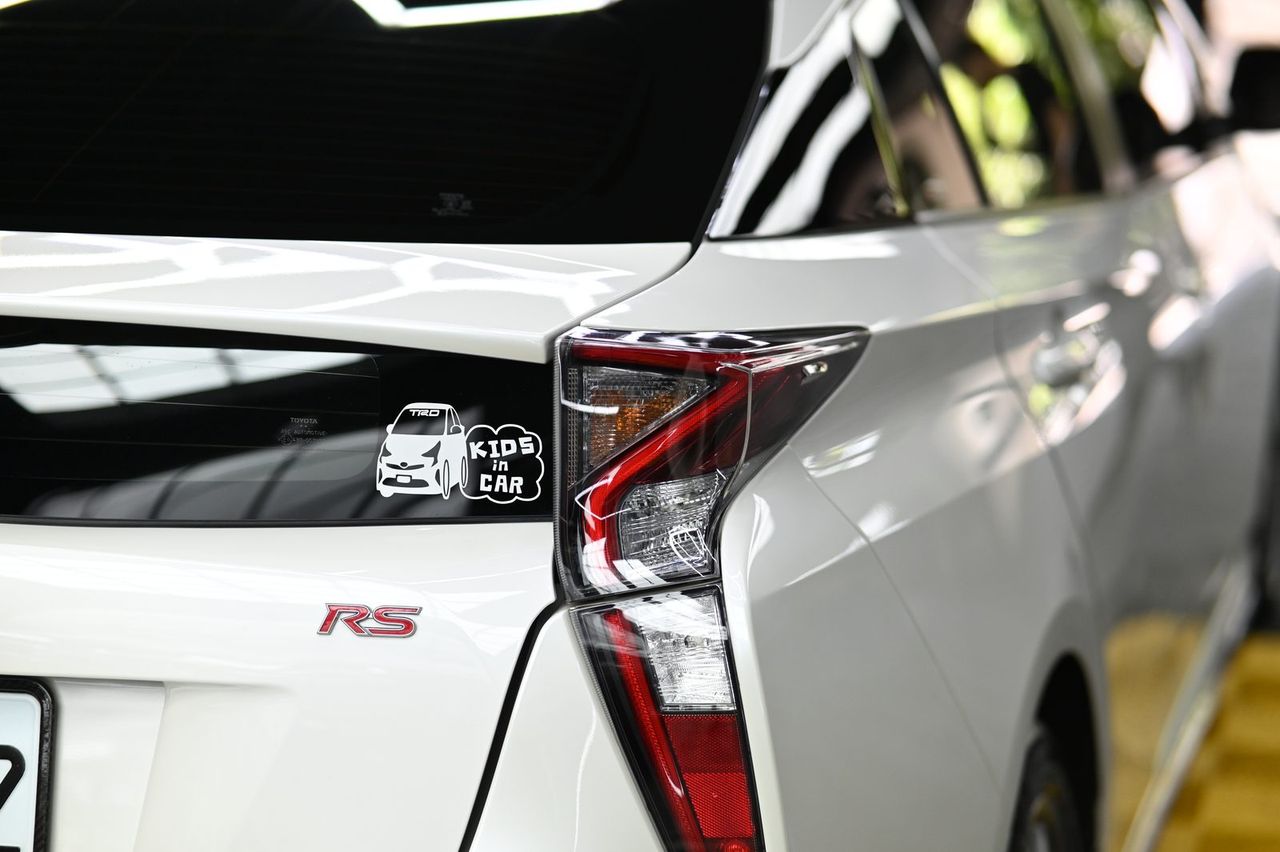 Toyota Prius 漆面鍍膜與內裝美容完工與細節實拍 第 7 張（共 7 張）——捷匠淡水旗艦店施工實錄