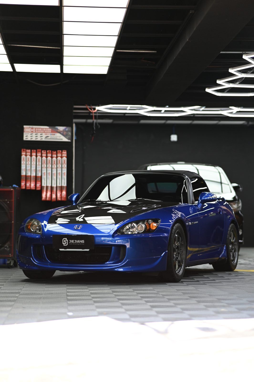 Honda S2000 漆面鍍膜完工與細節實拍 第 3 張（共 7 張）——捷匠淡水旗艦店施工實錄