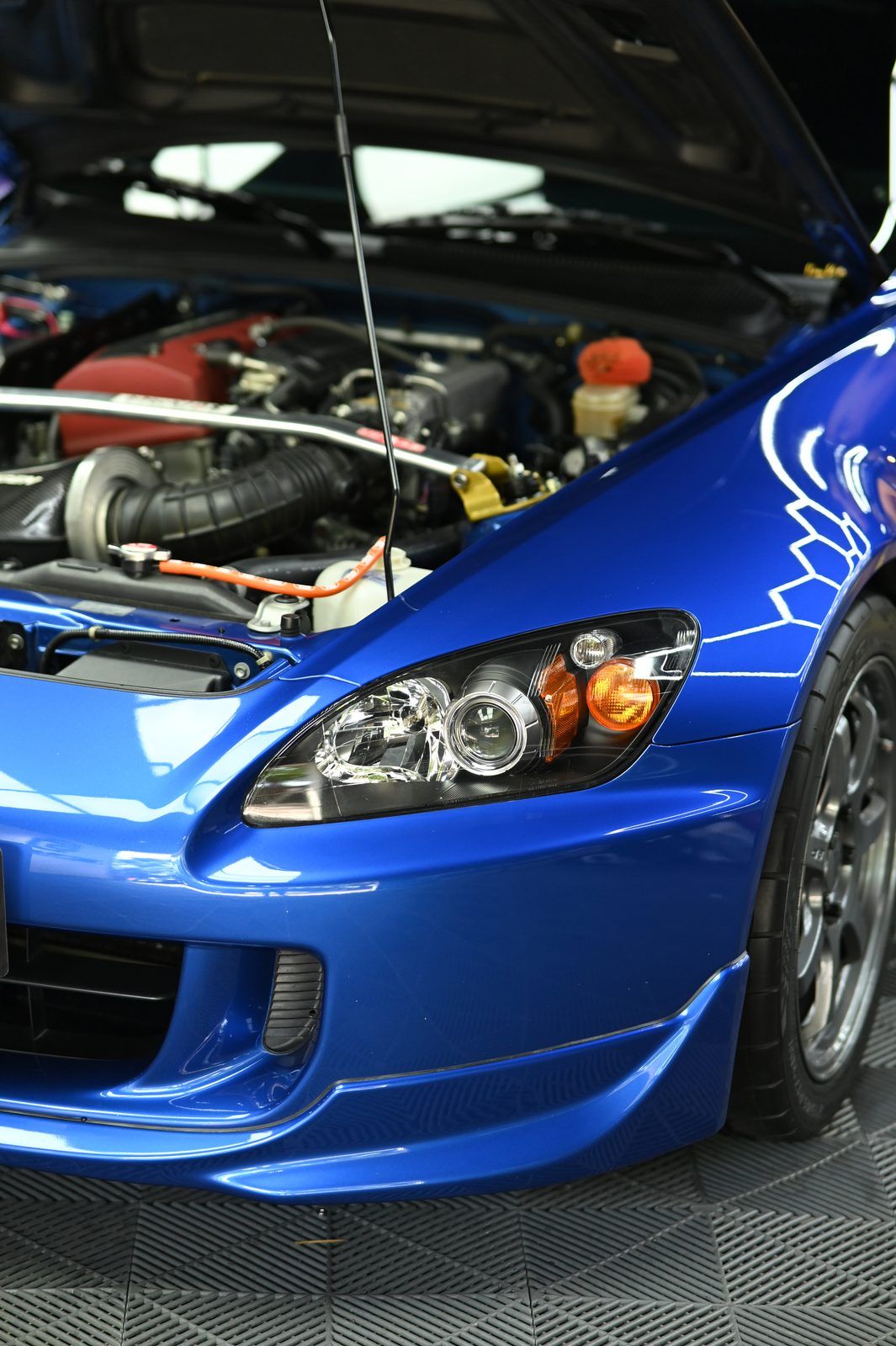Honda S2000 漆面鍍膜完工與細節實拍 第 4 張（共 7 張）——捷匠淡水旗艦店施工實錄