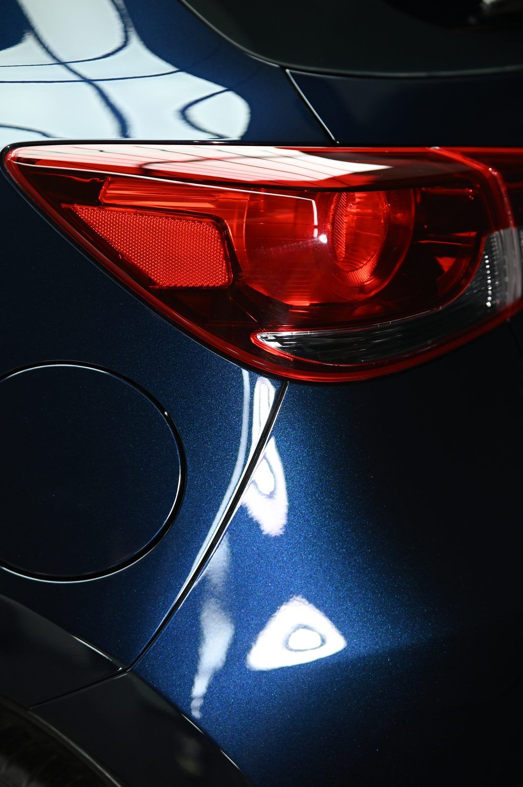 Mazda2 漆面鍍膜完工與細節實拍 第 2 張（共 7 張）——捷匠淡水旗艦店施工實錄