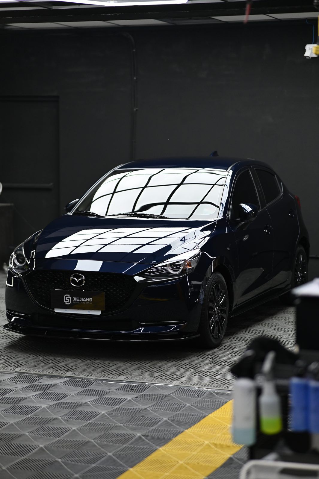 Mazda2 漆面鍍膜完工與細節實拍 第 4 張（共 7 張）——捷匠淡水旗艦店施工實錄