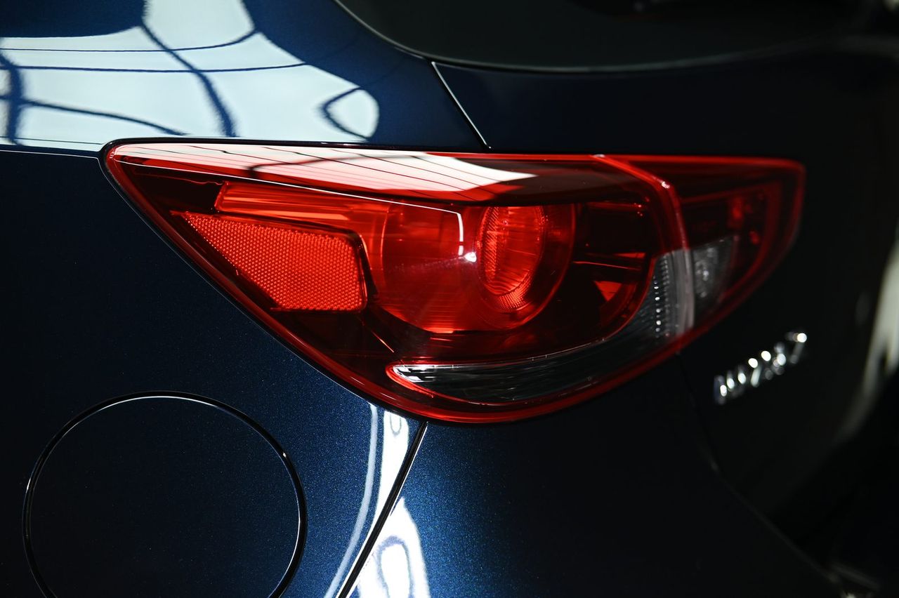 Mazda2 漆面鍍膜完工與細節實拍 第 6 張（共 7 張）——捷匠淡水旗艦店施工實錄