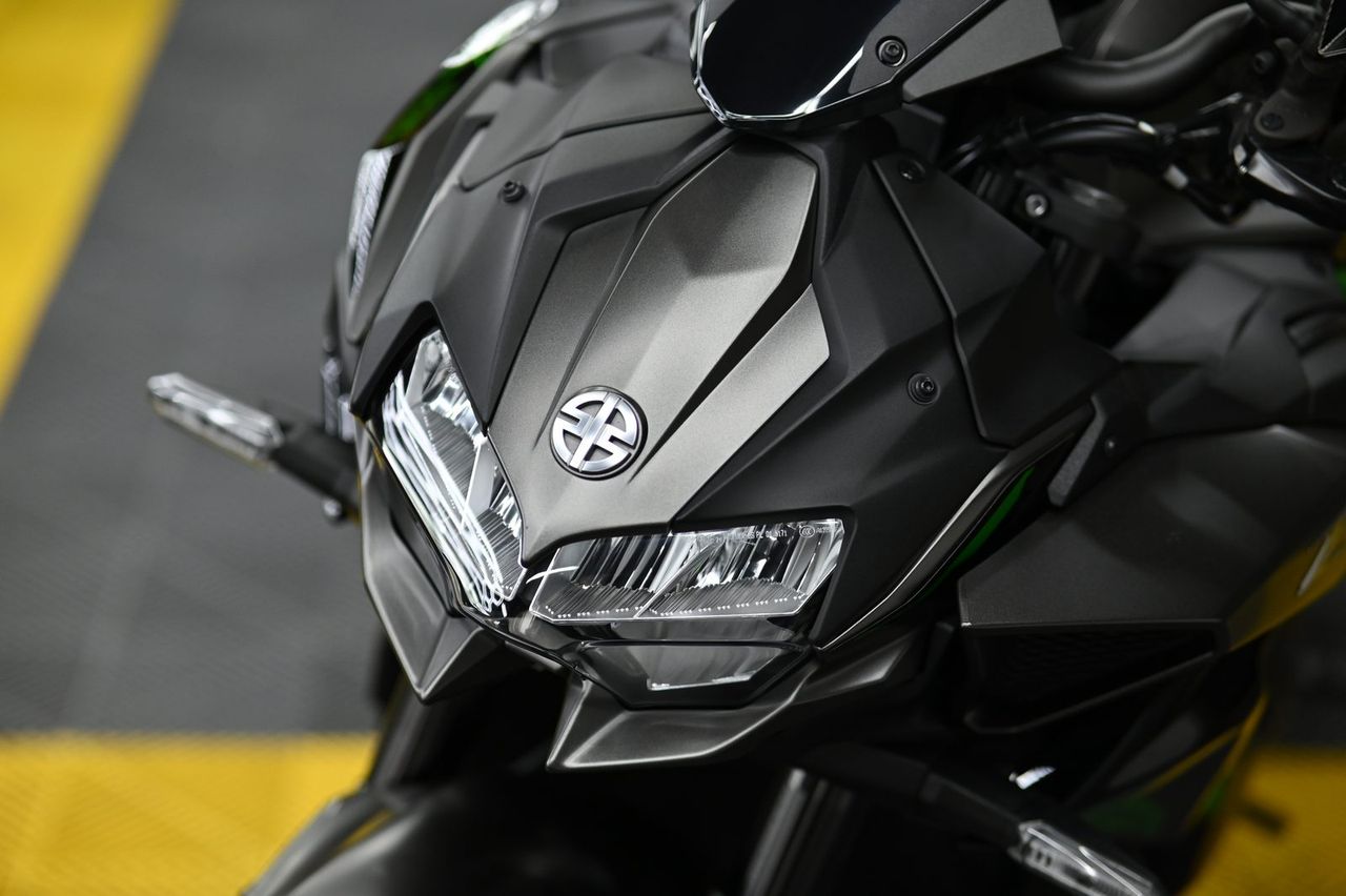Kawasaki Z H2 機車美容完工與細節實拍 第 5 張（共 7 張）——捷匠淡水旗艦店施工實錄