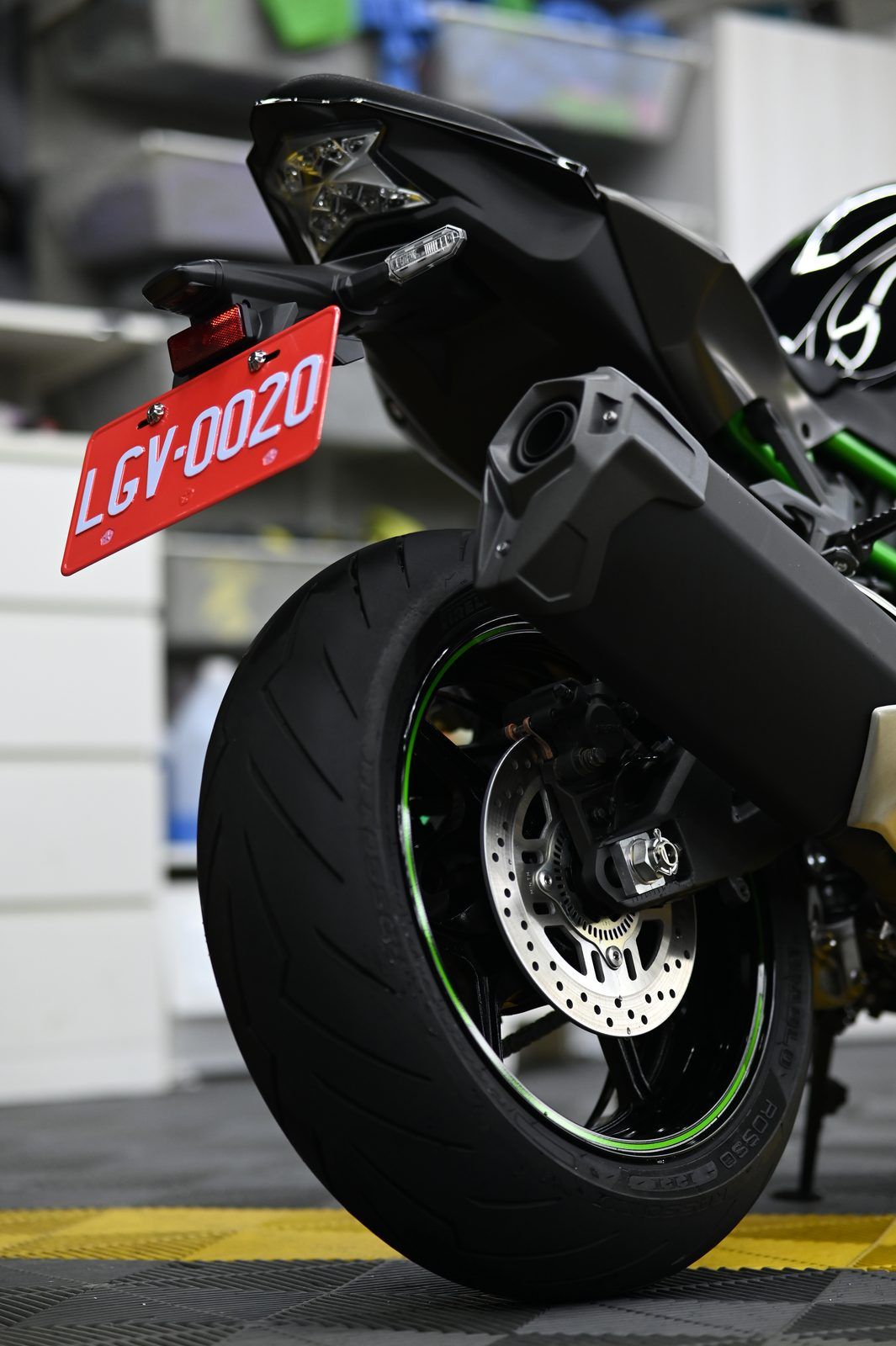 Kawasaki Z H2 機車美容完工與細節實拍 第 7 張（共 7 張）——捷匠淡水旗艦店施工實錄