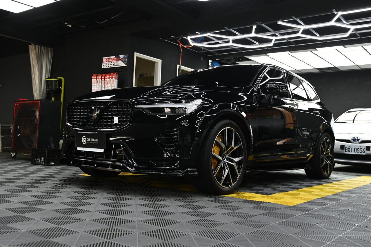 Volvo XC60 漆面鍍膜完工與細節實拍 第 2 張（共 7 張）——捷匠施工實錄