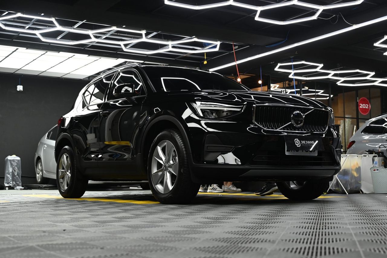 Volvo XC40 漆面鍍膜完工與細節實拍 第 2 張（共 7 張）——捷匠施工實錄