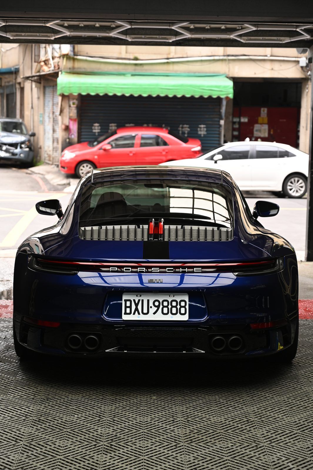 Porsche 911 漆面鍍膜完工與細節實拍 第 4 張（共 7 張）——捷匠北投店施工實錄