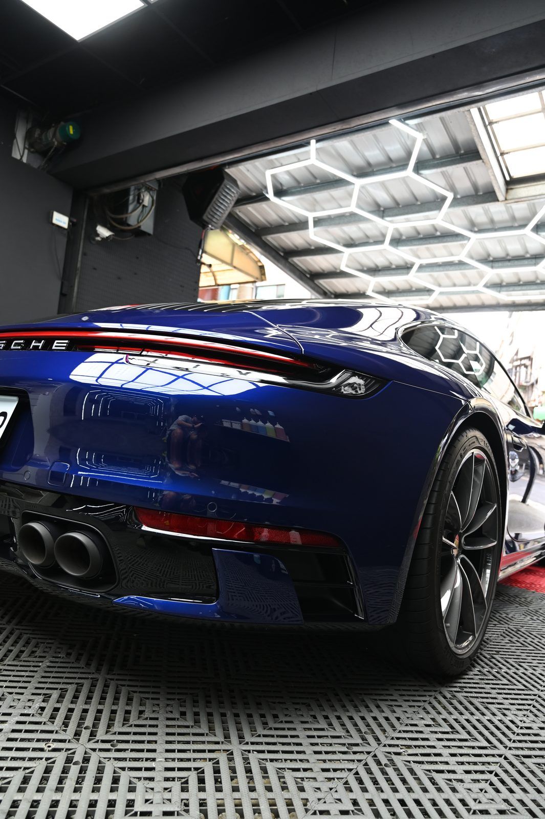 Porsche 911 漆面鍍膜完工與細節實拍 第 7 張（共 7 張）——捷匠北投店施工實錄