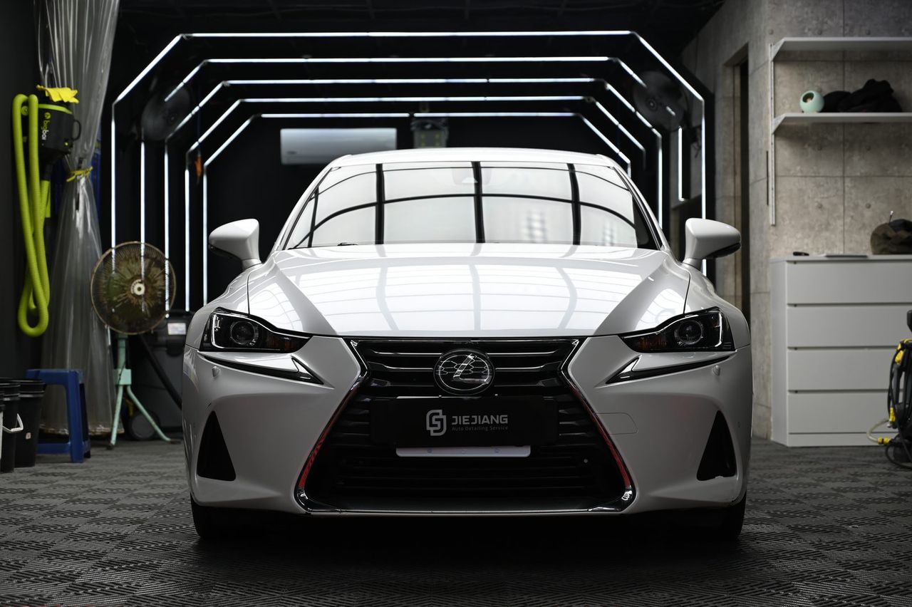 Lexus IS 漆面鍍膜完工與細節實拍 第 3 張（共 7 張）——捷匠北投店施工實錄