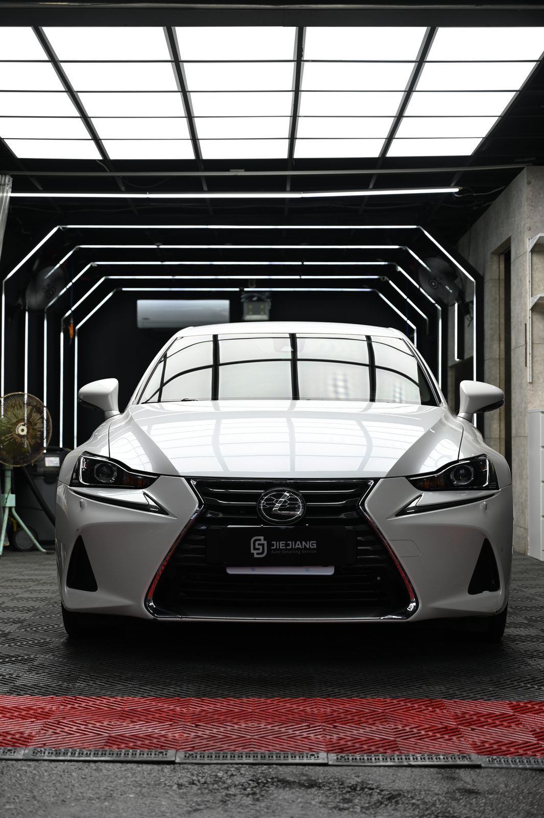 Lexus IS 漆面鍍膜完工與細節實拍 第 6 張（共 7 張）——捷匠北投店施工實錄
