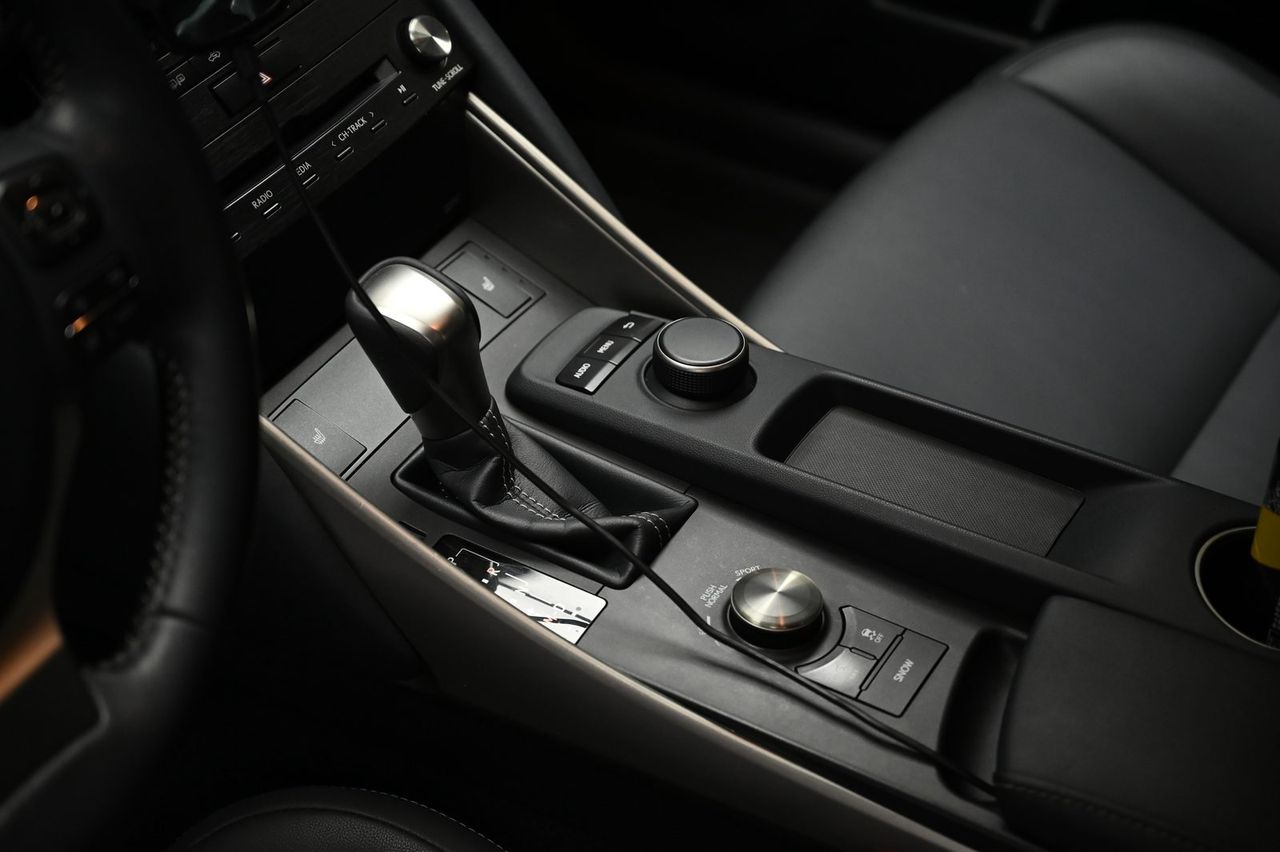 Lexus IS 漆面鍍膜完工與細節實拍 第 7 張（共 7 張）——捷匠北投店施工實錄