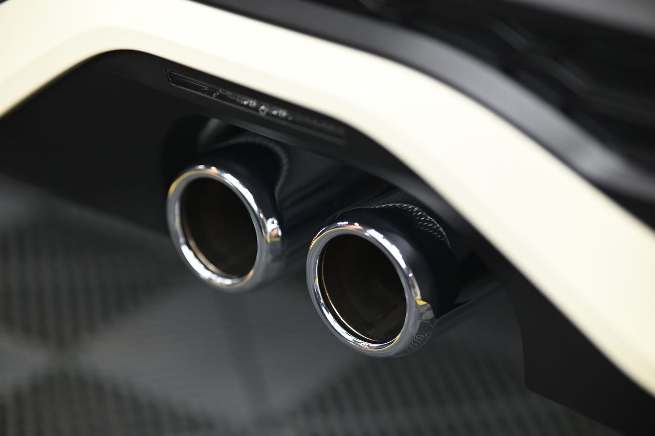 MINI Cooper 漆面鍍膜完工與細節實拍 第 7 張（共 7 張）——捷匠淡水旗艦店施工實錄