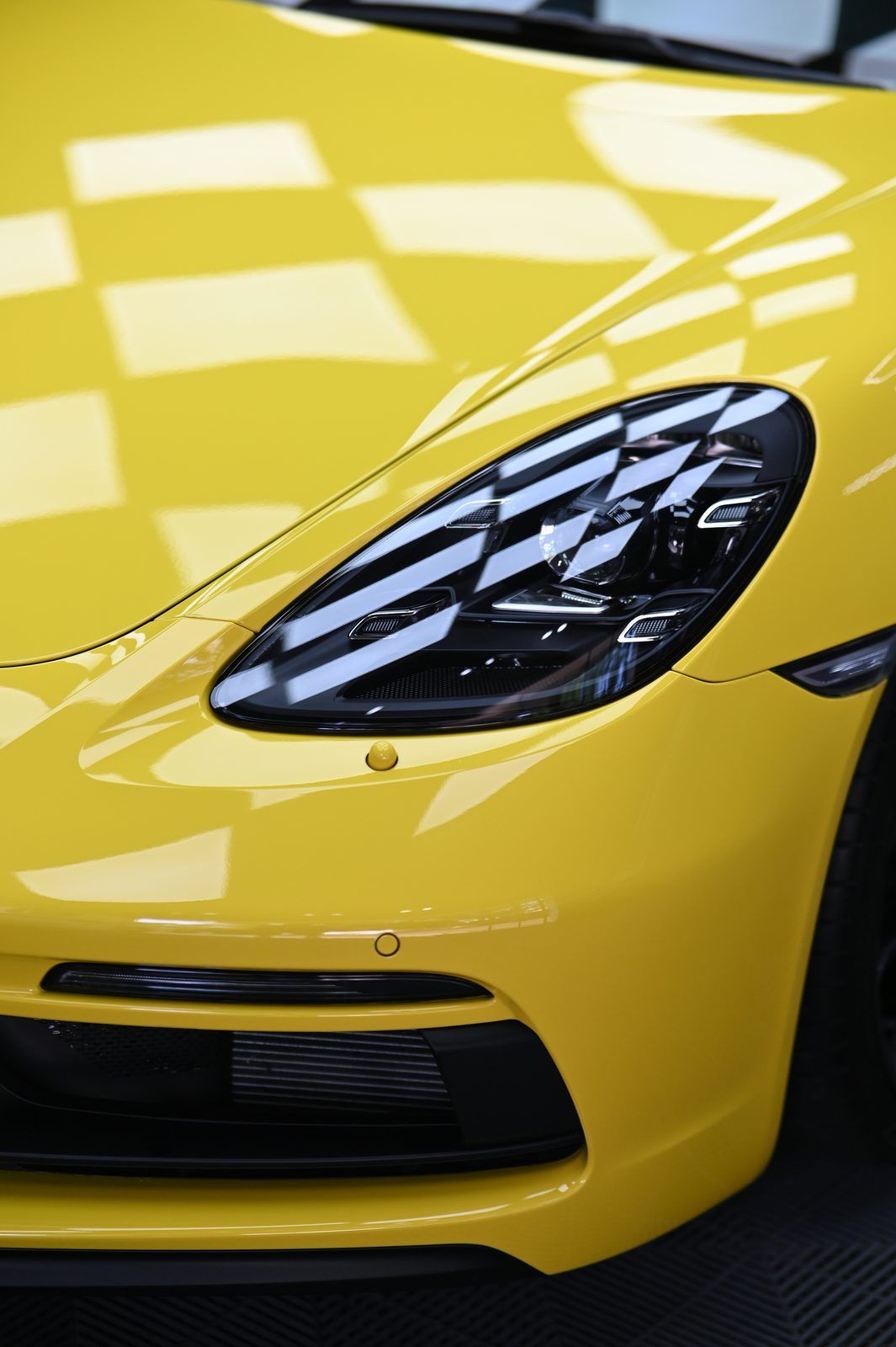 Porsche 718 Cayman GTS 4.0 漆面鍍膜完工與細節實拍 第 7 張（共 7 張）——捷匠淡水旗艦店施工實錄