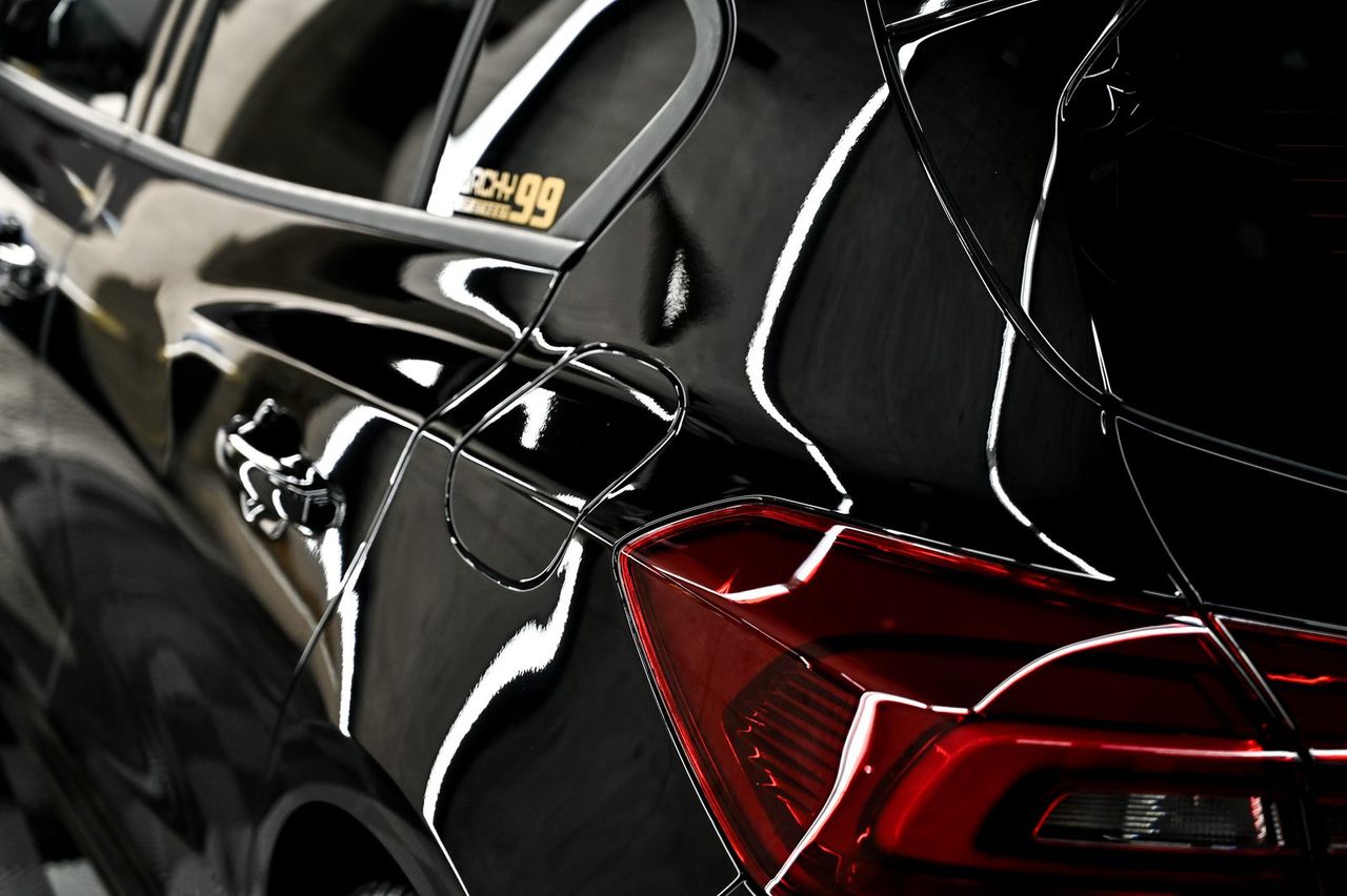 Ford Focus 漆面鍍膜完工與細節實拍 第 3 張（共 7 張）——捷匠北投店施工實錄