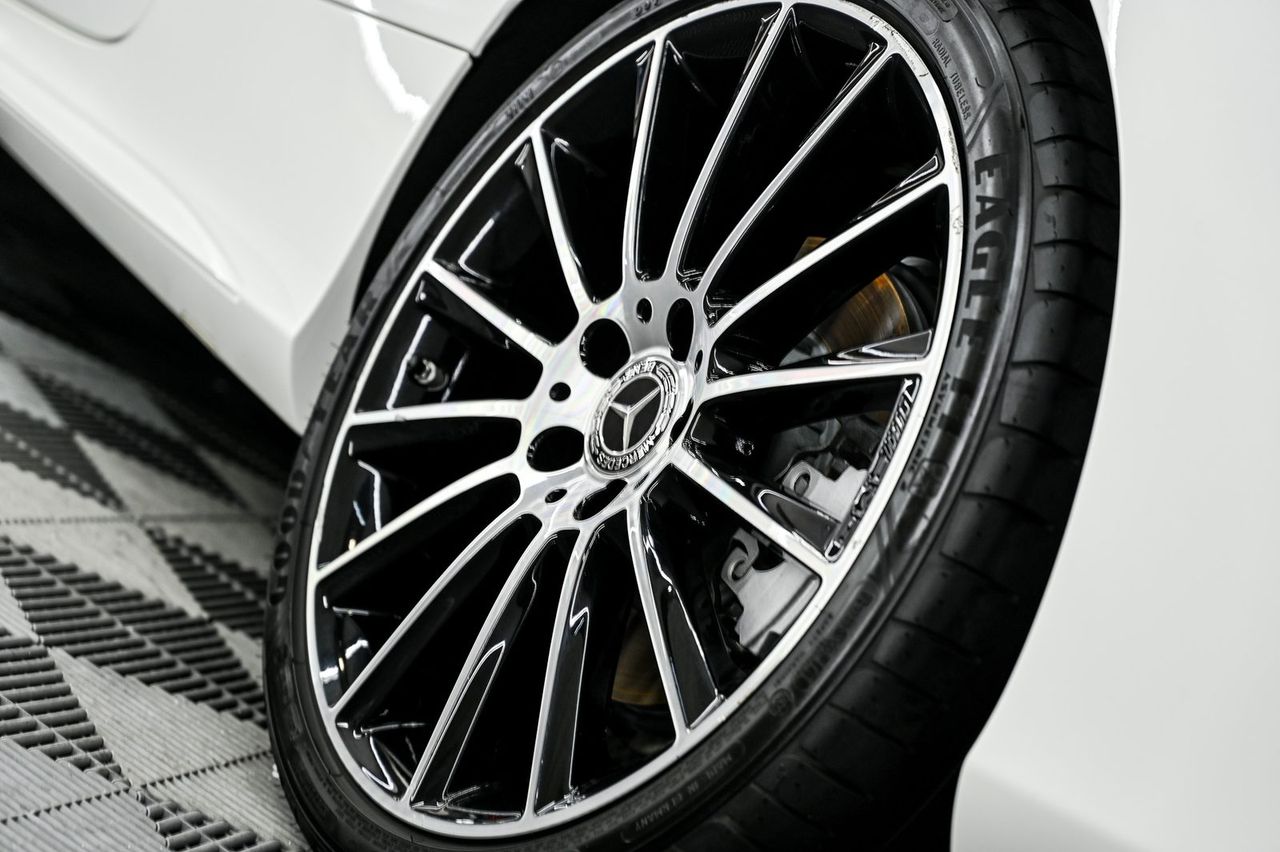 Mercedes-Benz C300 漆面鍍膜完工與細節實拍 第 6 張（共 7 張）——捷匠北投店施工實錄