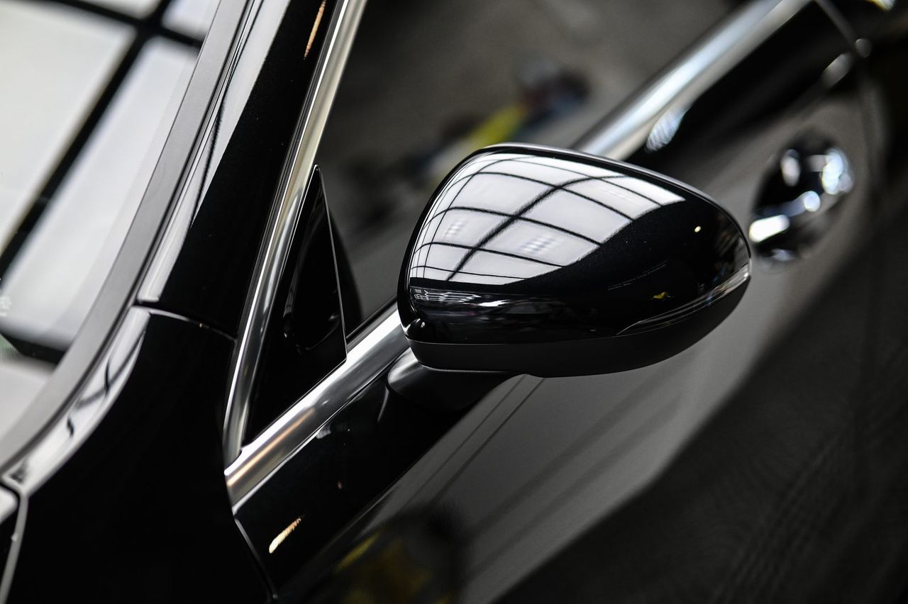 Mercedes-Benz A180 漆面鍍膜完工與細節實拍 第 2 張（共 7 張）——捷匠北投店施工實錄