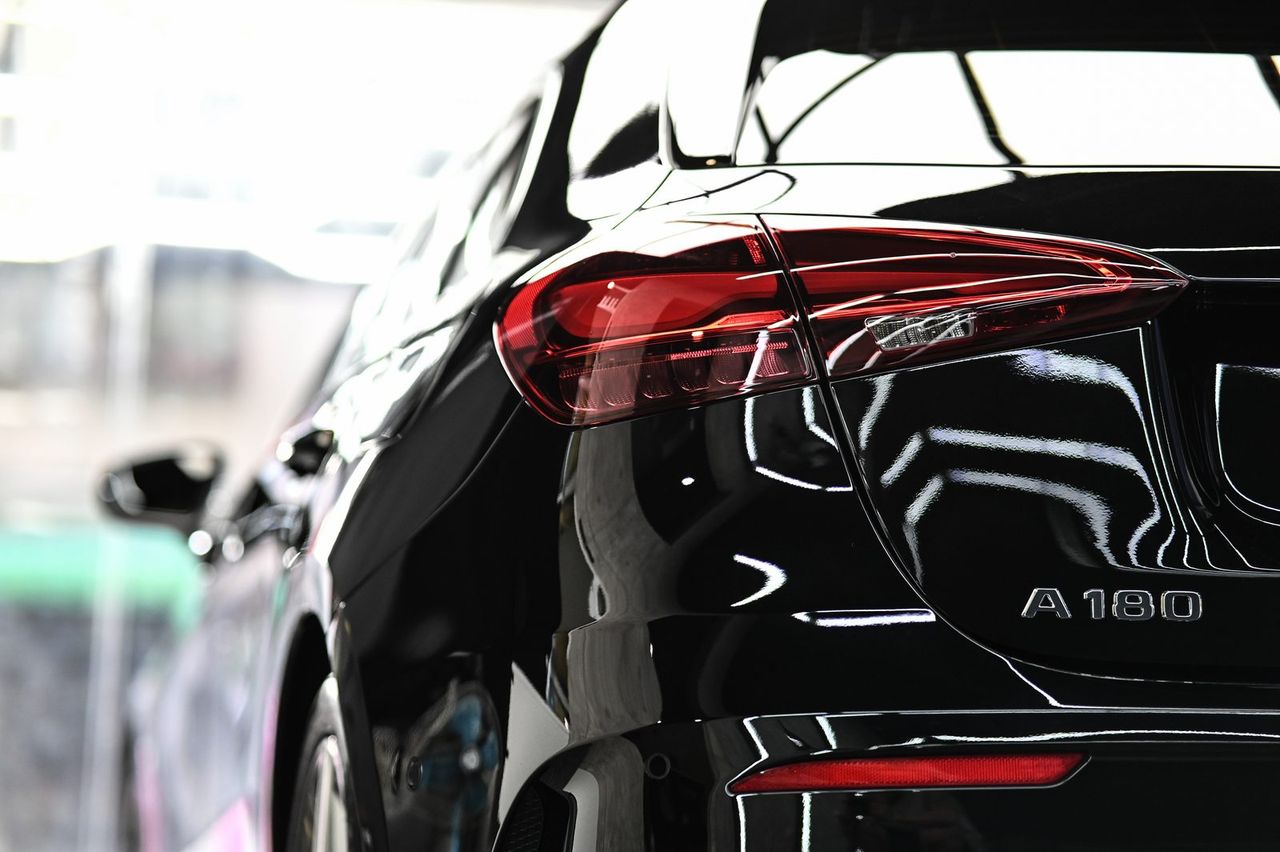Mercedes-Benz A180 漆面鍍膜完工與細節實拍 第 5 張（共 7 張）——捷匠北投店施工實錄