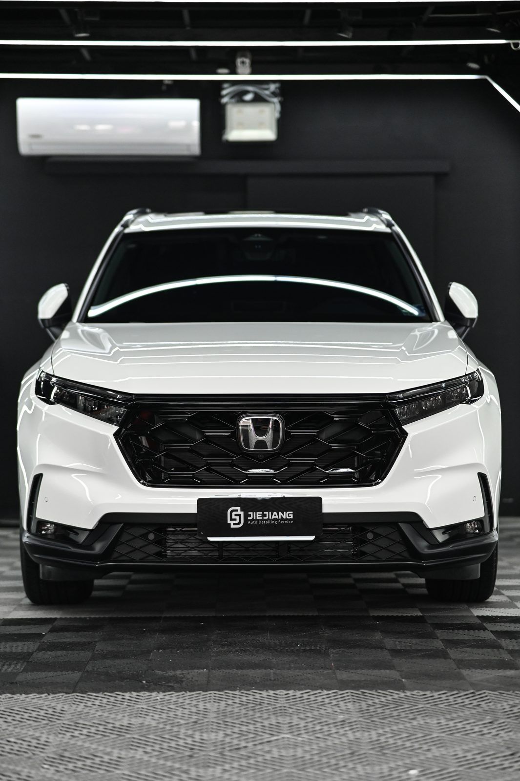Honda CR-V 拋光與鍍膜完工與細節實拍 第 1 張（共 7 張）——捷匠北投店施工實錄