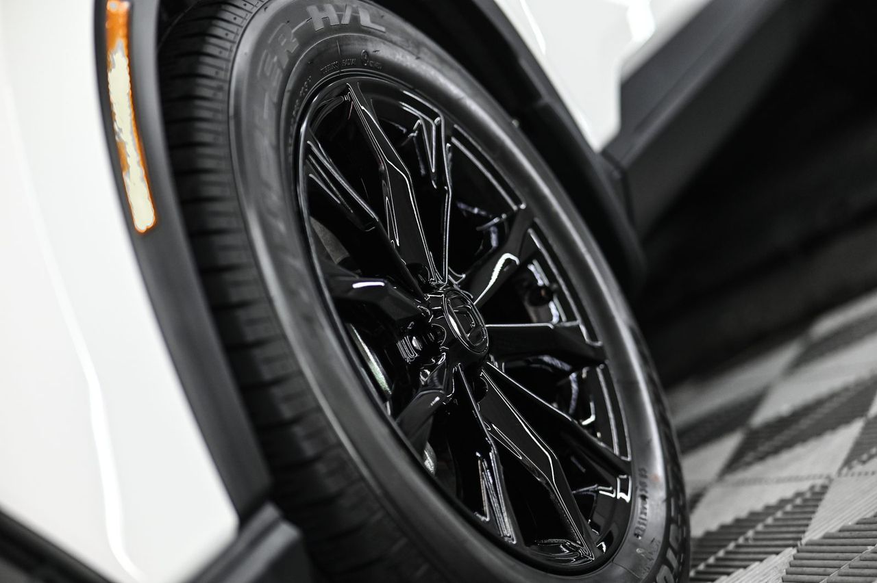 Honda CR-V 拋光與鍍膜完工與細節實拍 第 2 張（共 7 張）——捷匠北投店施工實錄