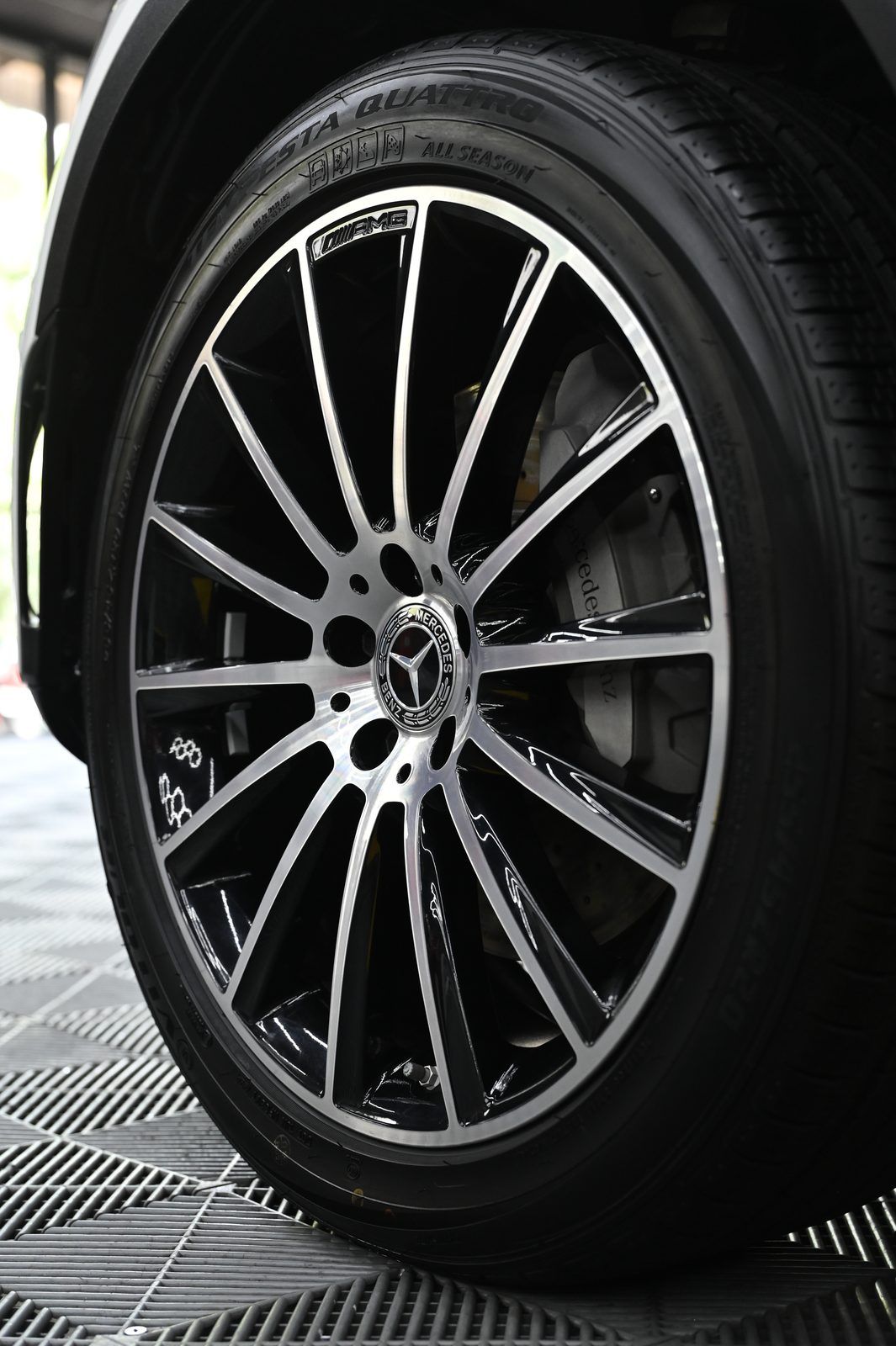 Mercedes-Benz 內裝美容完工與細節實拍 第 3 張（共 7 張）——捷匠施工實錄