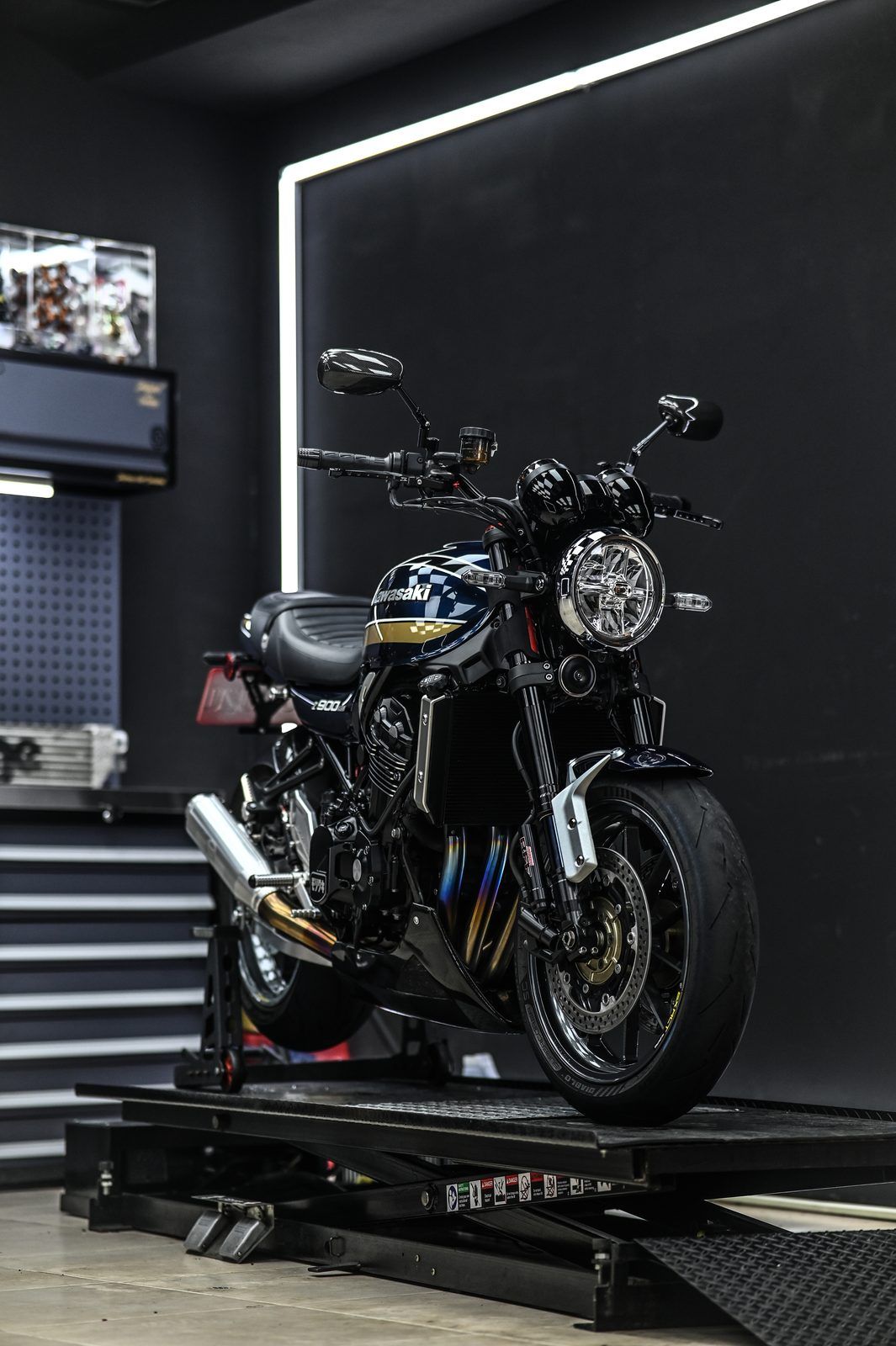 Kawasaki Z900RS 機車美容完工與細節實拍 第 3 張（共 7 張）——捷匠淡水旗艦店施工實錄