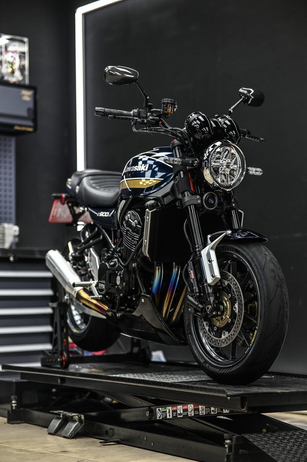 Kawasaki Z900RS 機車美容完工與細節實拍 第 4 張（共 7 張）——捷匠淡水旗艦店施工實錄
