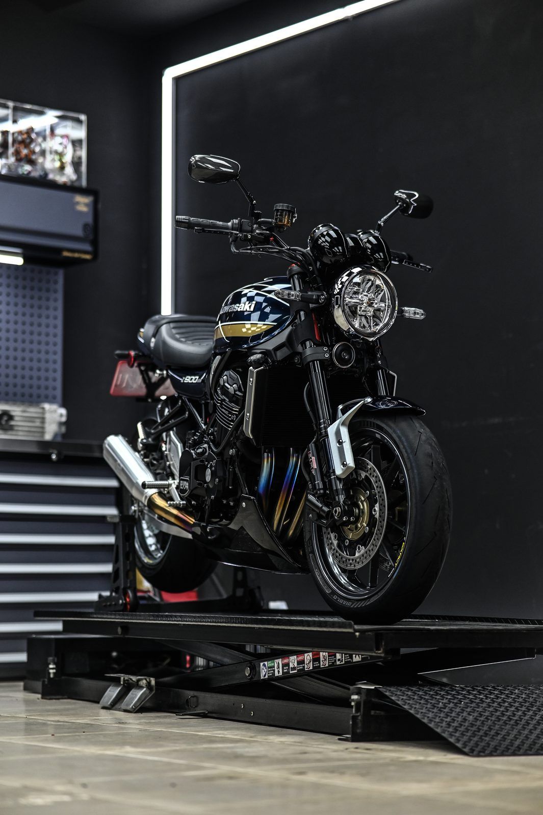 Kawasaki Z900RS 機車美容完工與細節實拍 第 5 張（共 7 張）——捷匠淡水旗艦店施工實錄