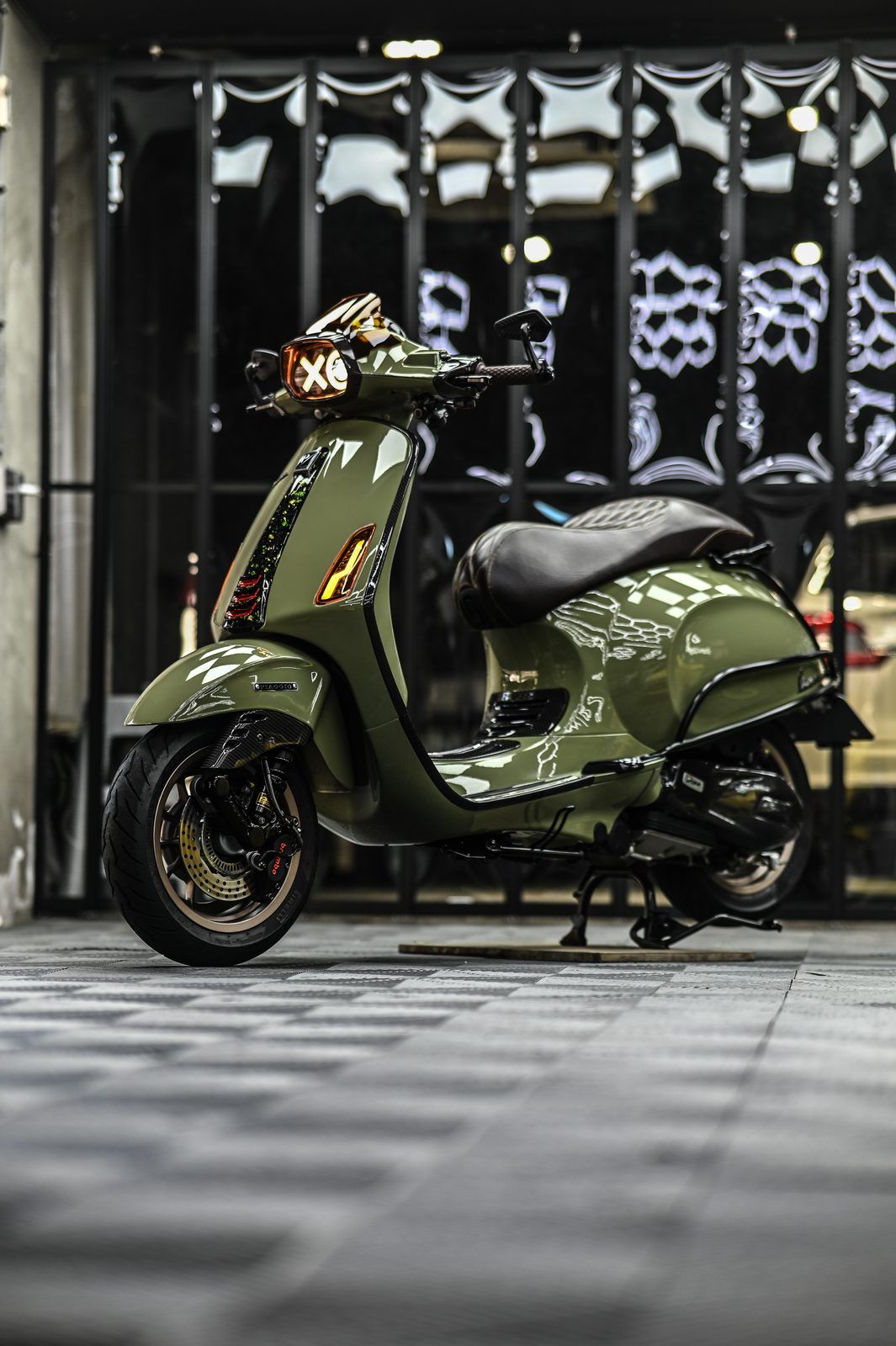 Vespa 機車美容完工與細節實拍 第 3 張（共 7 張）——捷匠淡水旗艦店施工實錄