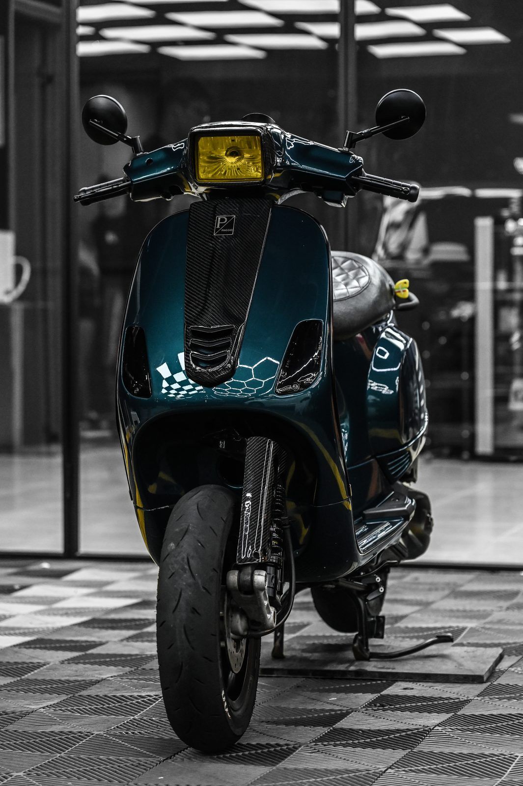 Vespa 機車美容完工與細節實拍 第 1 張（共 7 張）——捷匠淡水旗艦店施工實錄