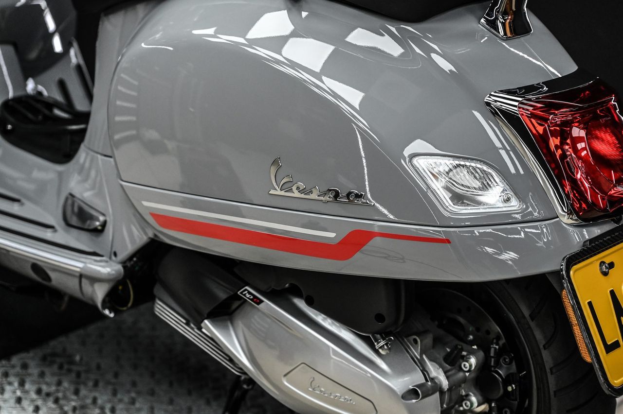 Vespa 機車美容完工與細節實拍 第 2 張（共 7 張）——捷匠淡水旗艦店施工實錄