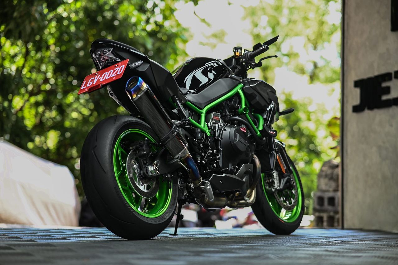 Kawasaki Z H2 機車美容完工與細節實拍 第 1 張（共 7 張）——捷匠淡水旗艦店施工實錄
