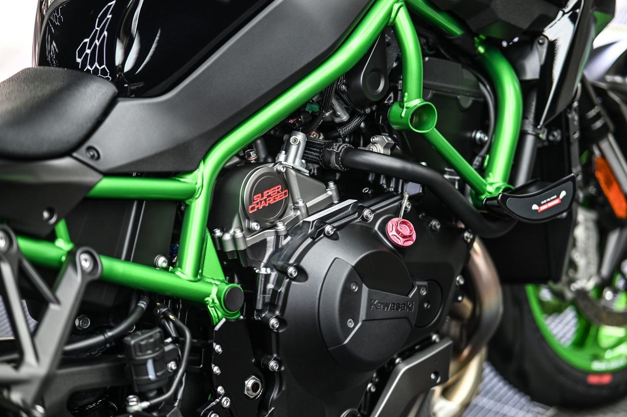 Kawasaki Z H2 機車美容完工與細節實拍 第 5 張（共 7 張）——捷匠淡水旗艦店施工實錄