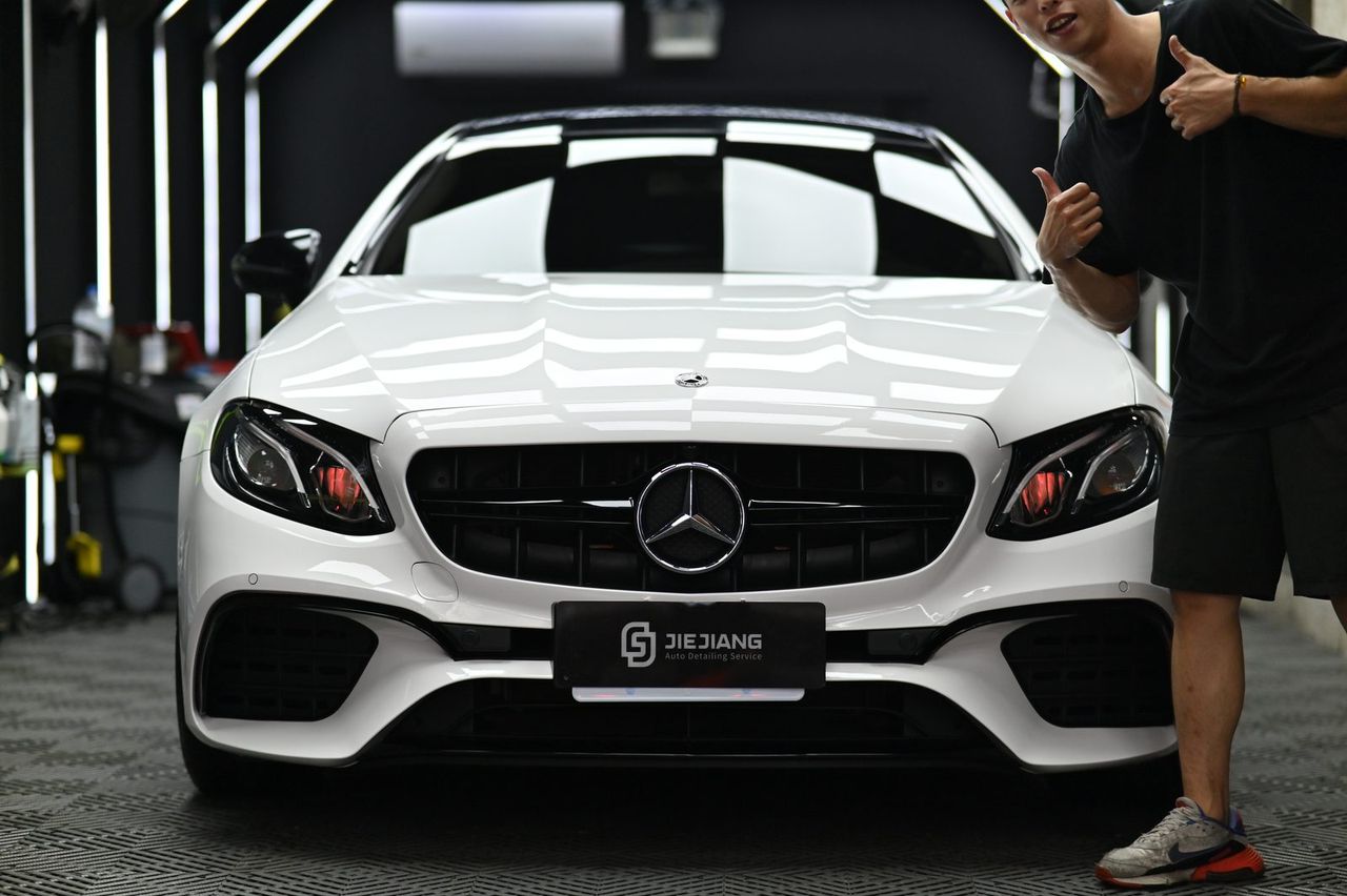 Mercedes-Benz E-Class 漆面鍍膜完工與細節實拍 第 1 張（共 7 張）——捷匠北投店施工實錄