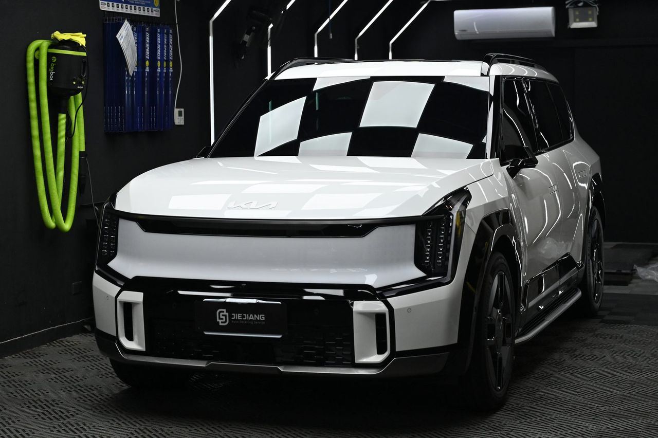 Kia EV9 漆面鍍膜完工與細節實拍 第 4 張（共 7 張）——捷匠北投店施工實錄