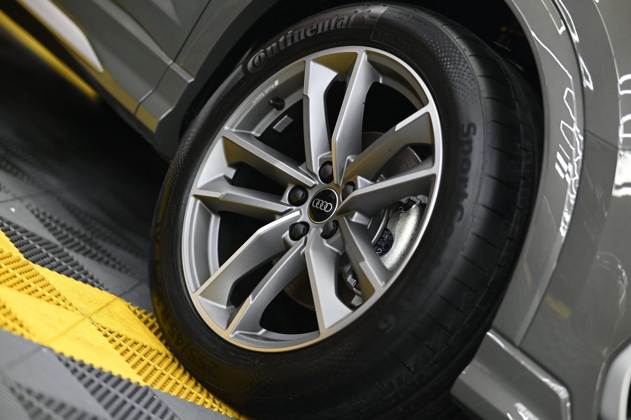 Audi Q3 Sportback 漆面鍍膜完工與細節實拍 第 6 張（共 7 張）——捷匠淡水旗艦店施工實錄