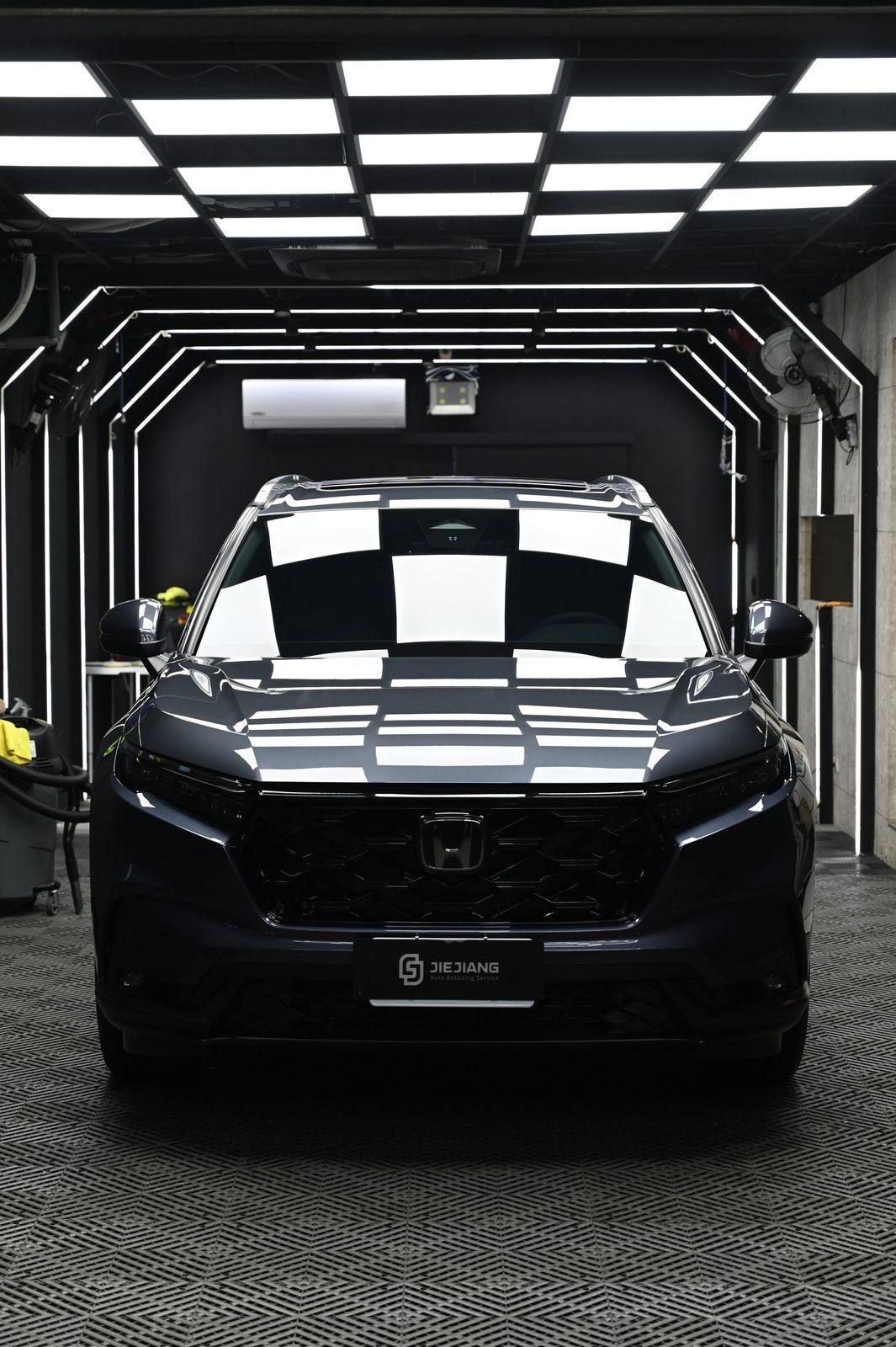 Honda CR-V 漆面鍍膜完工與細節實拍 第 2 張（共 7 張）——捷匠北投店施工實錄