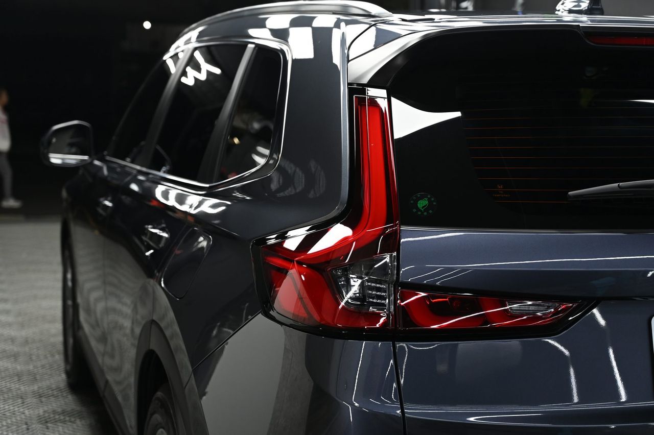 Honda CR-V 漆面鍍膜完工與細節實拍 第 3 張（共 7 張）——捷匠北投店施工實錄