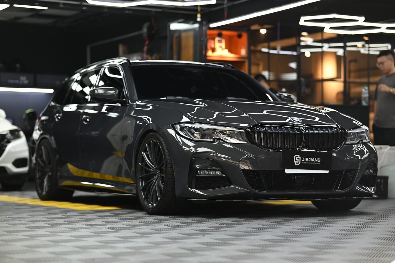 BMW 330i 漆面鍍膜完工與細節實拍 第 1 張（共 7 張）——捷匠淡水旗艦店施工實錄