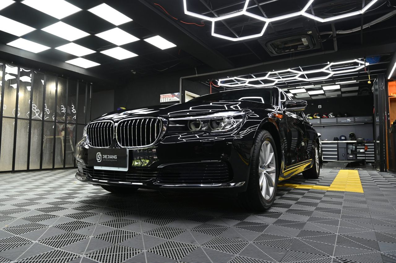 BMW 7 Series 漆面鍍膜完工與細節實拍 第 2 張（共 7 張）——捷匠淡水旗艦店施工實錄